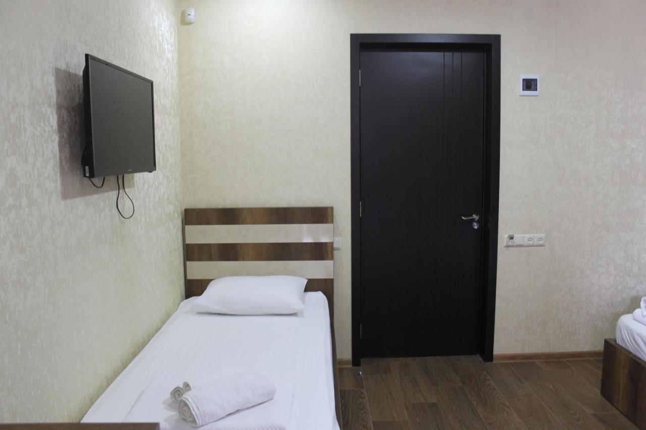 Hotel Lion Уреки Екстериор снимка