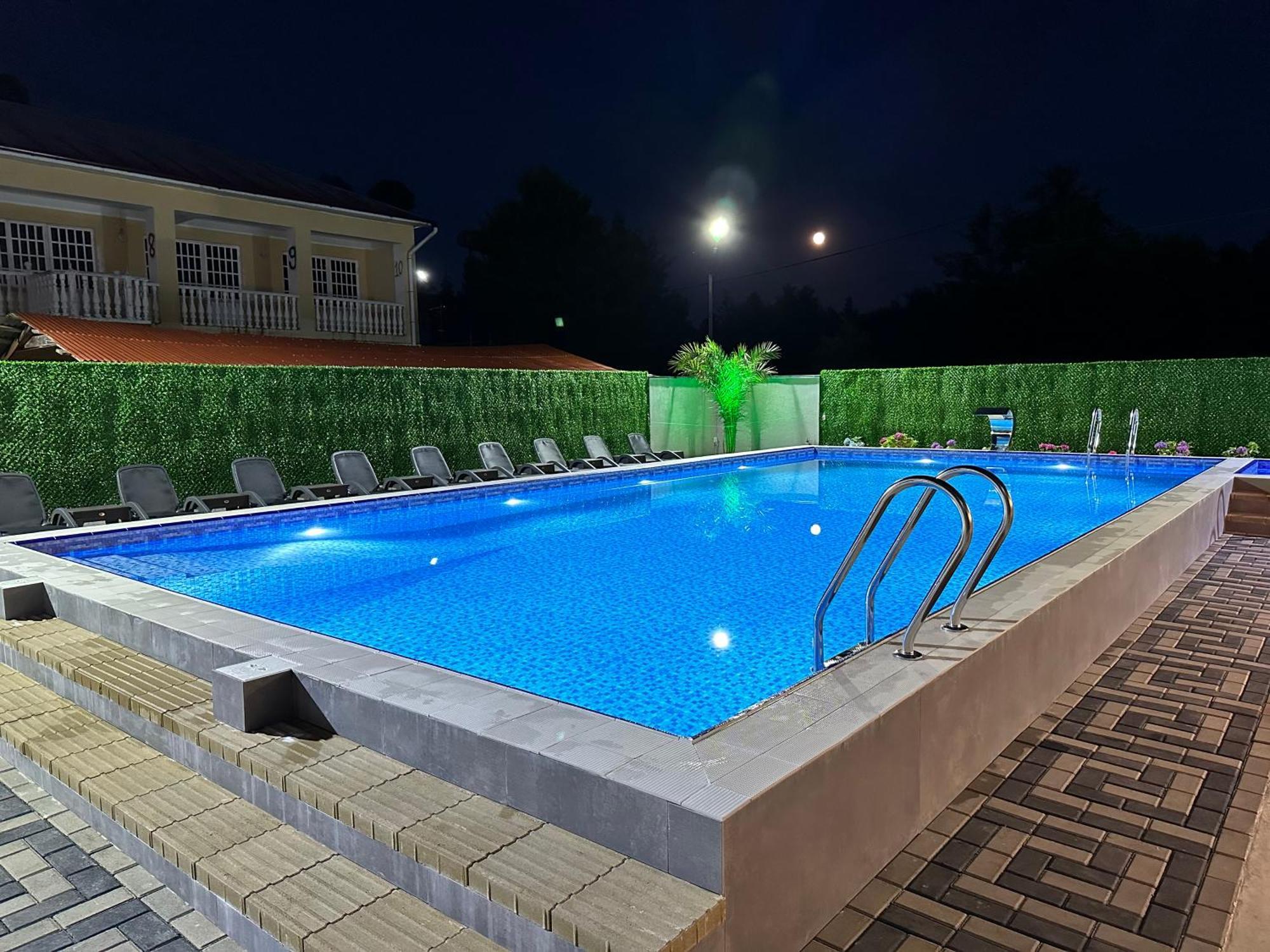 Hotel Lion Уреки Екстериор снимка