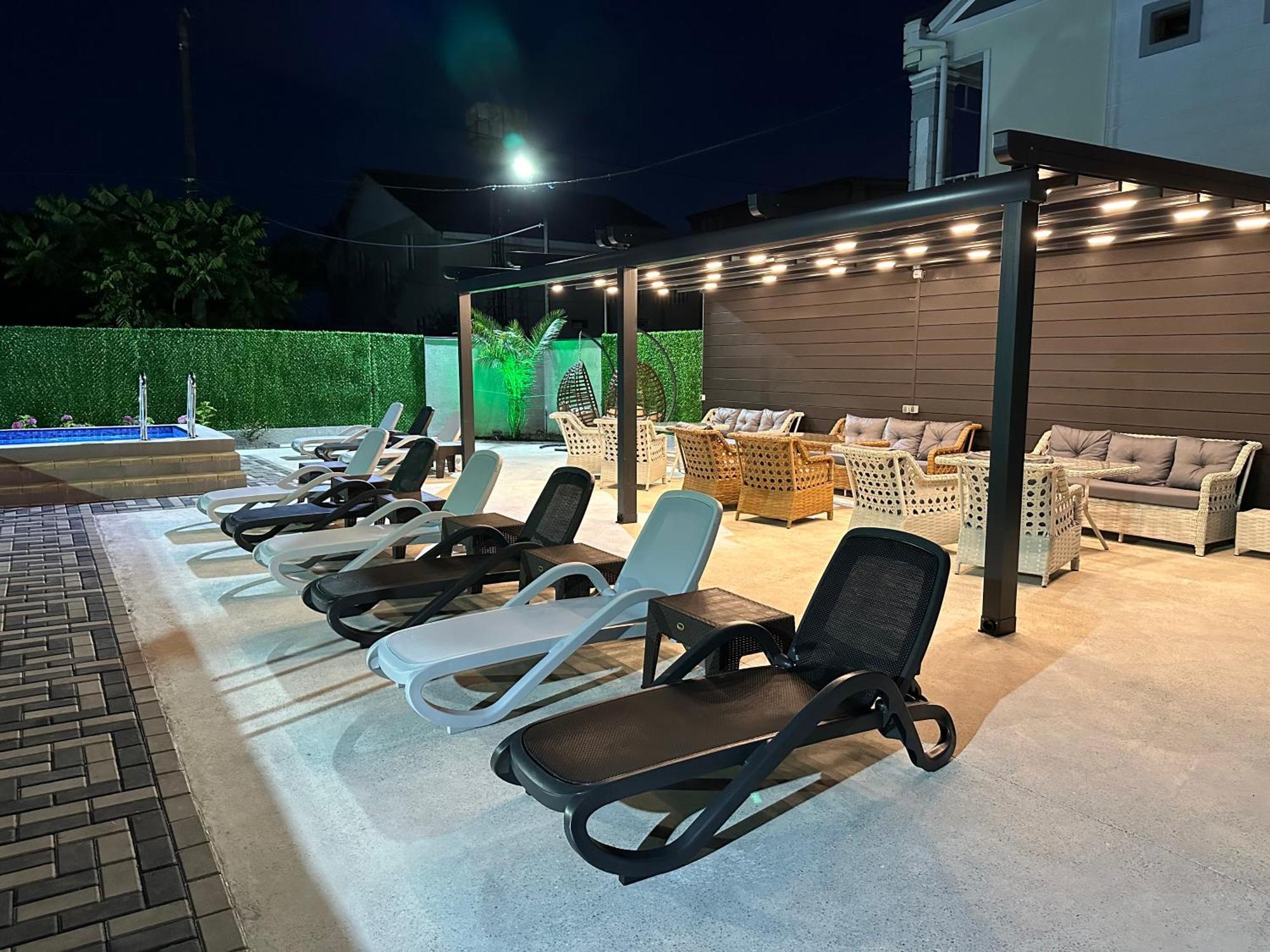 Hotel Lion Уреки Екстериор снимка