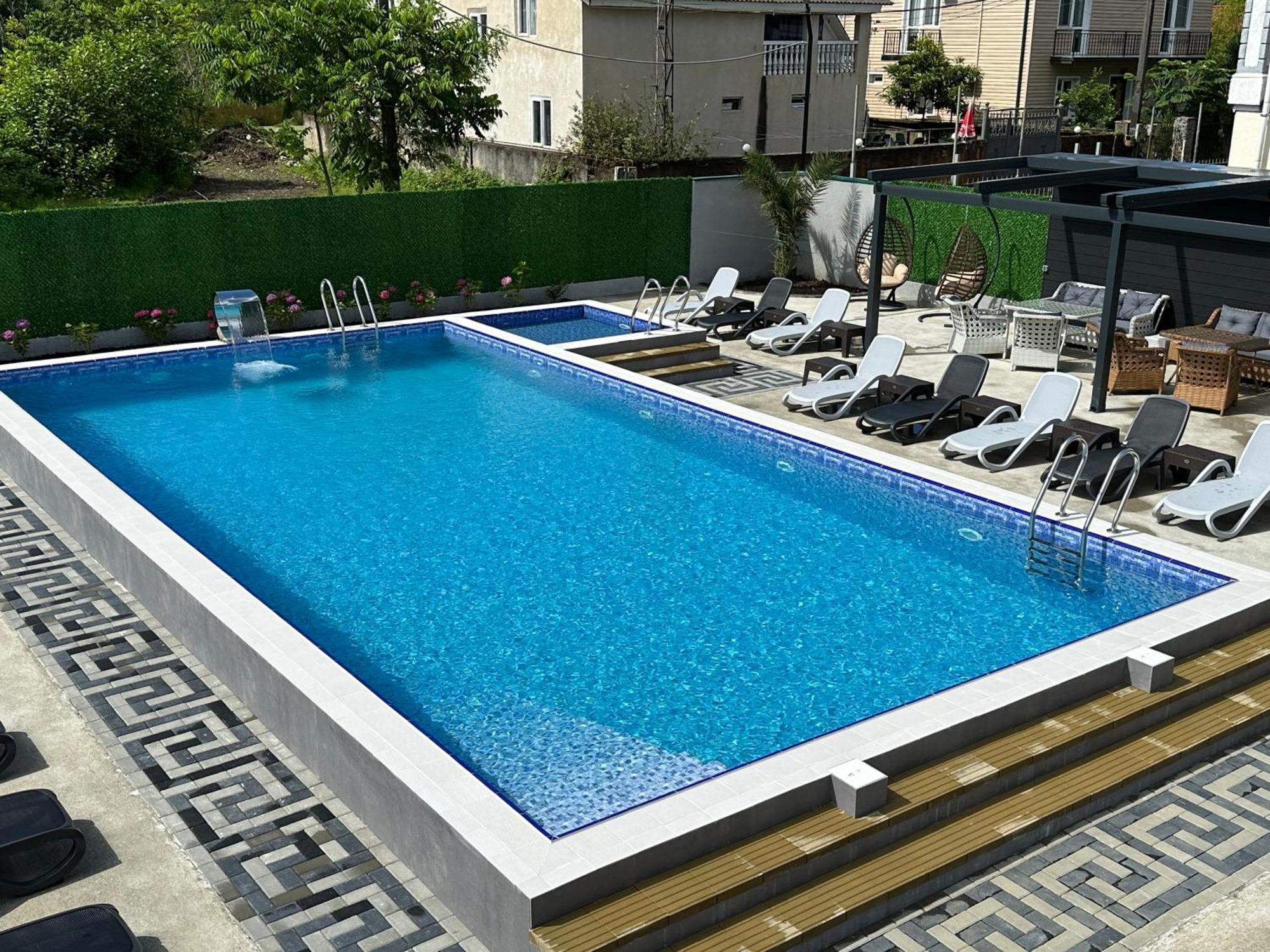 Hotel Lion Уреки Екстериор снимка