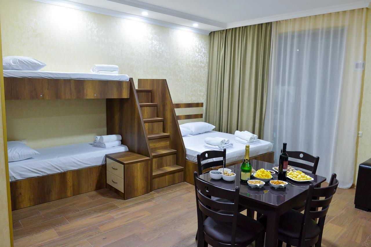 Hotel Lion Уреки Екстериор снимка