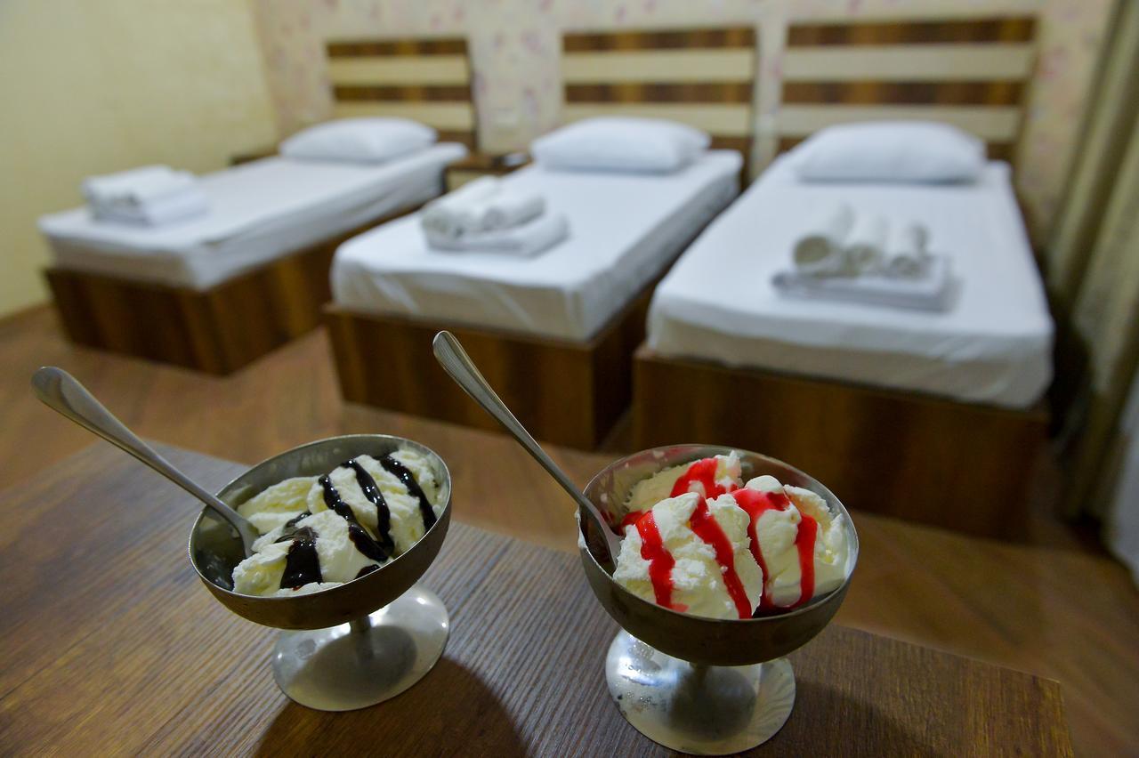 Hotel Lion Уреки Екстериор снимка