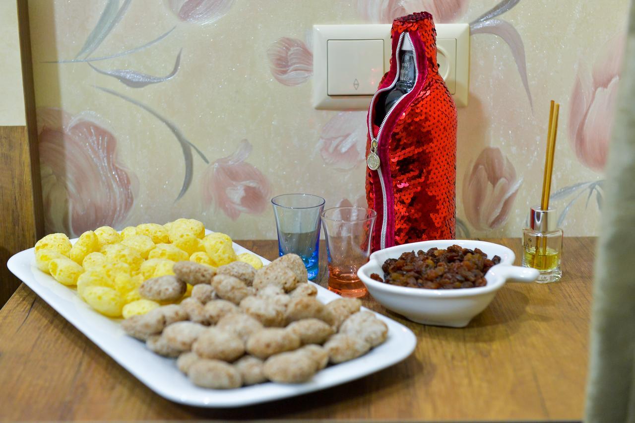 Hotel Lion Уреки Екстериор снимка