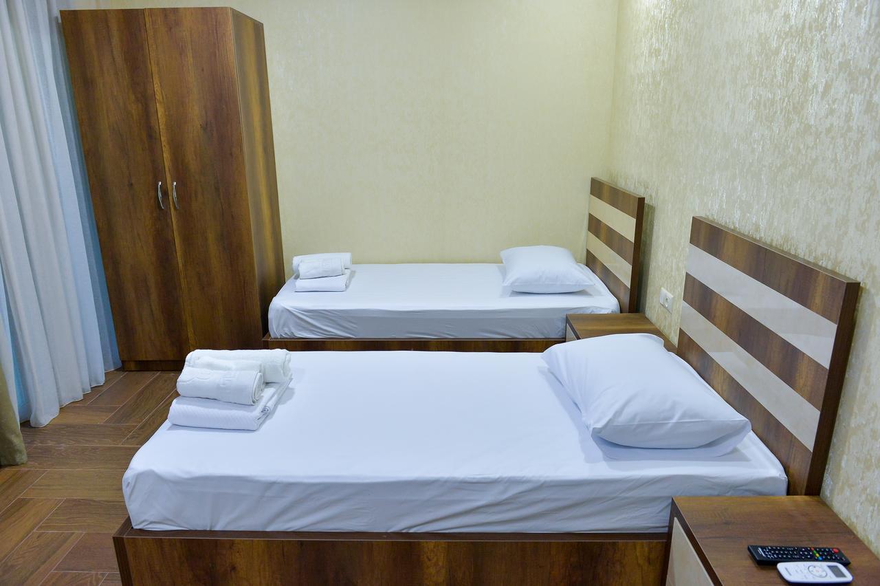 Hotel Lion Уреки Екстериор снимка