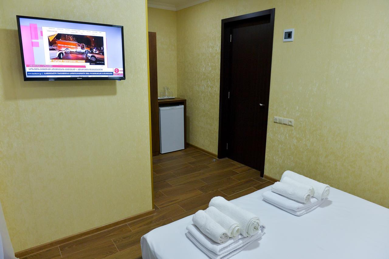 Hotel Lion Уреки Екстериор снимка