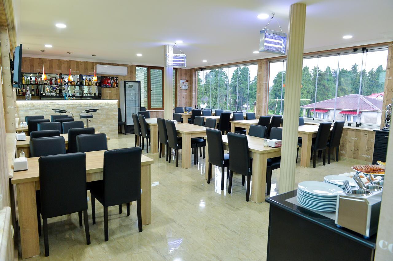 Hotel Lion Уреки Екстериор снимка