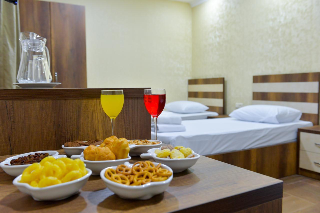 Hotel Lion Уреки Екстериор снимка