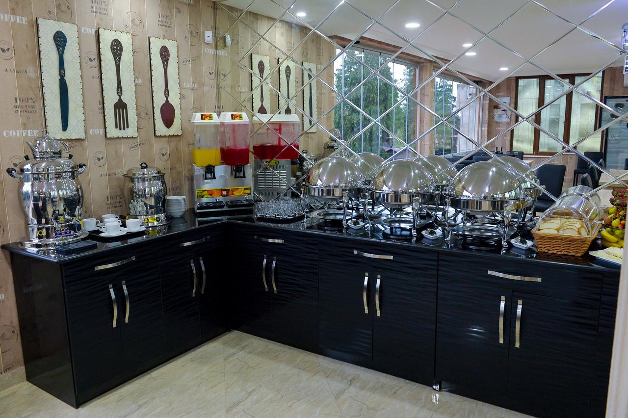 Hotel Lion Уреки Екстериор снимка