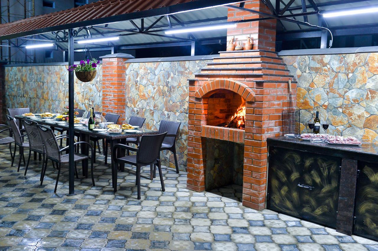 Hotel Lion Уреки Екстериор снимка