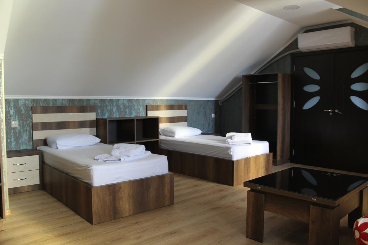 Hotel Lion Уреки Екстериор снимка